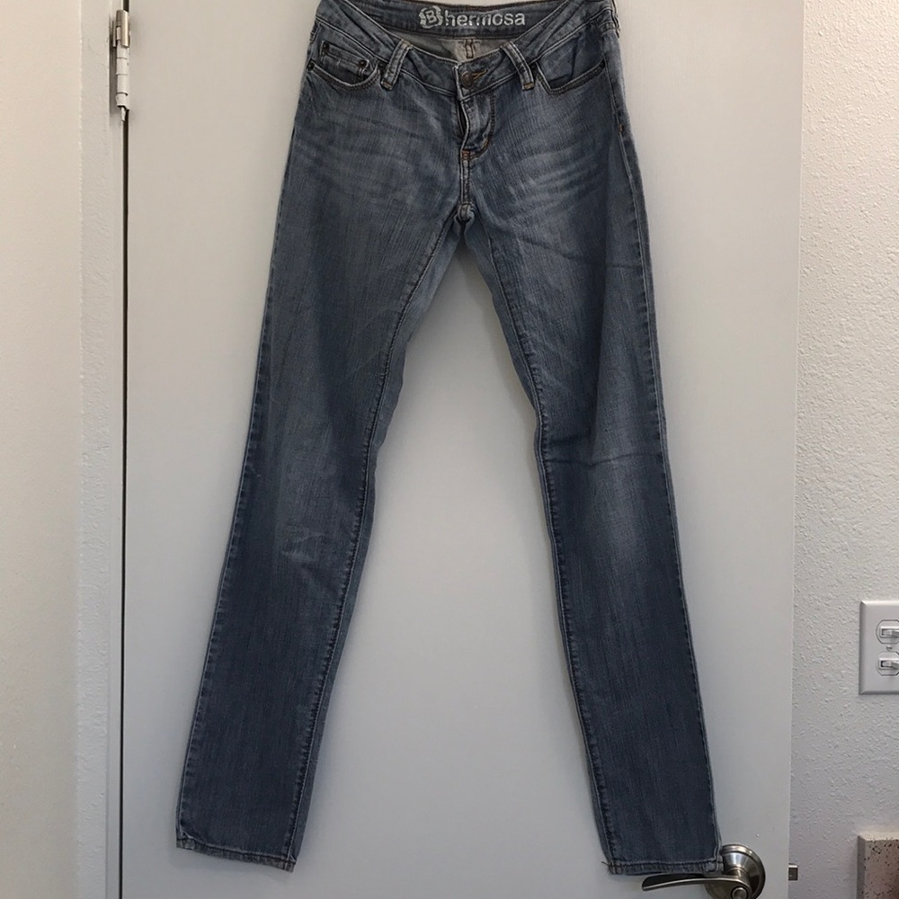 Bullhead Jeans - Picture 2 of 3